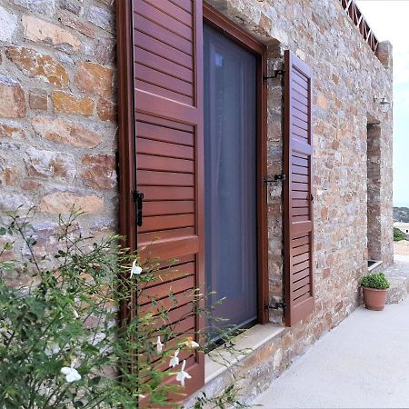 Villa Adeiata Adiata Buitenkant foto